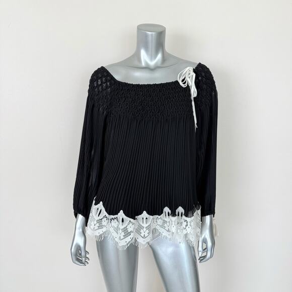 CHLOÉ Off-the-shoulder Macramé Lace-trimmed women blouse size 36FR or S